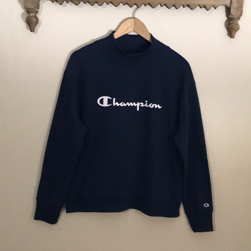 NEW‎ Champion Sweatshirt. Medium
